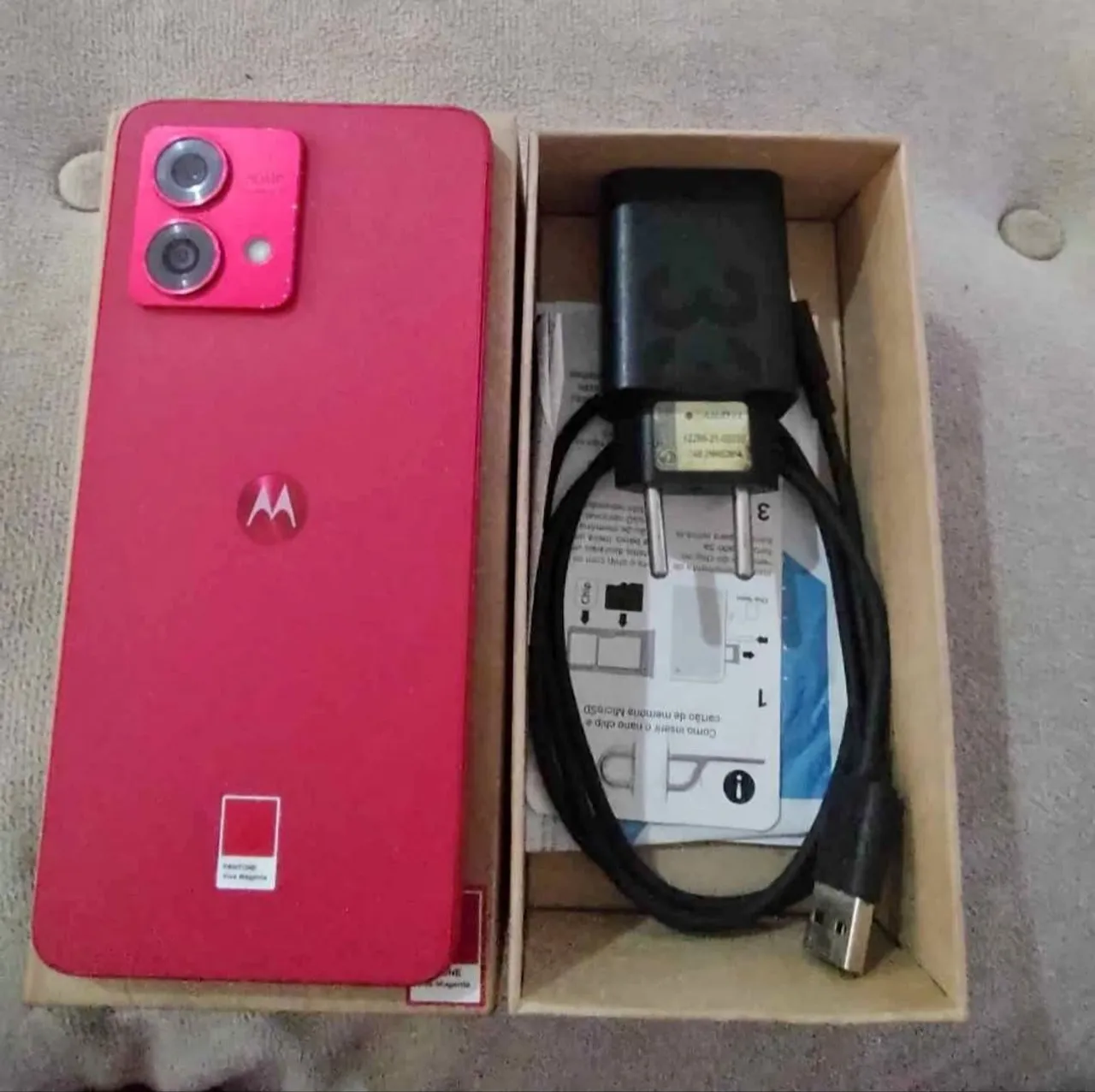 Celular Motorola G84