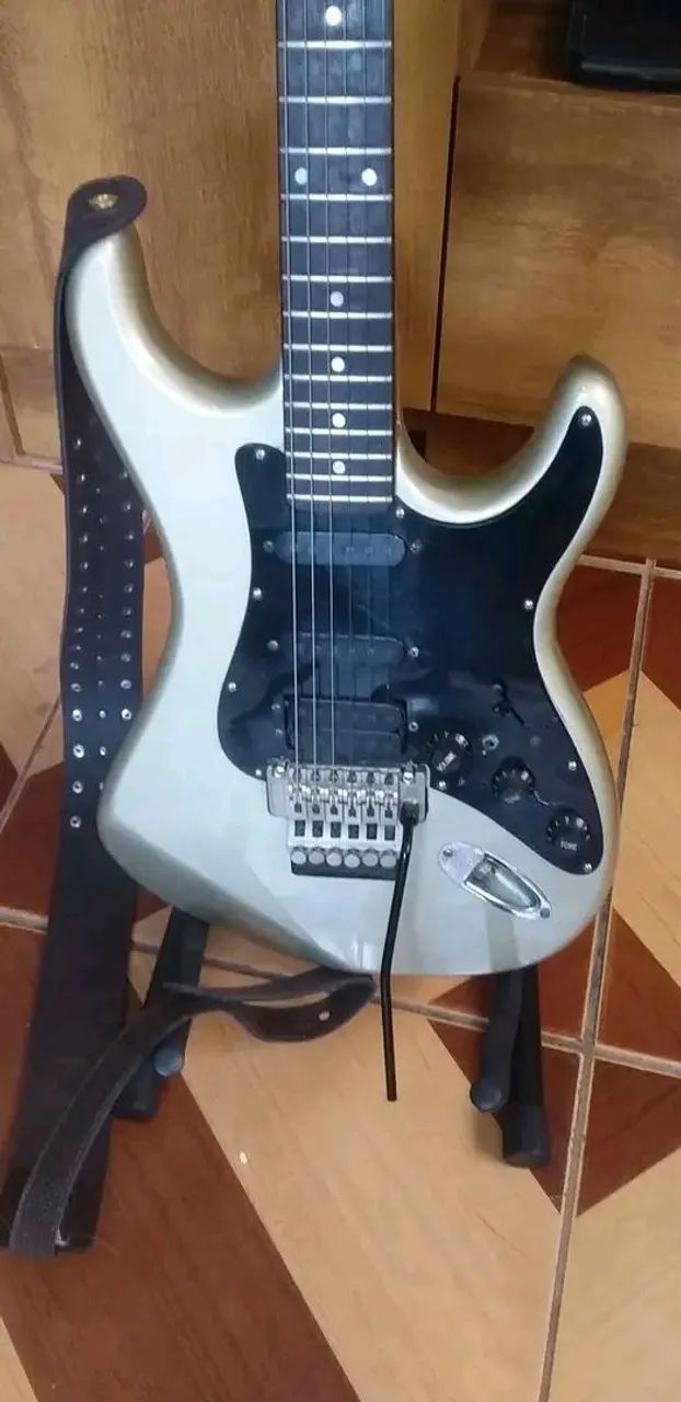 Guitarra Kramer Striker - Foto 4