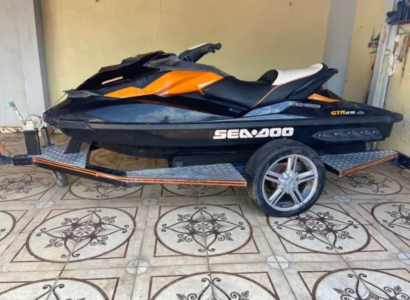 Jet Ski Sea-Doo GTR 215