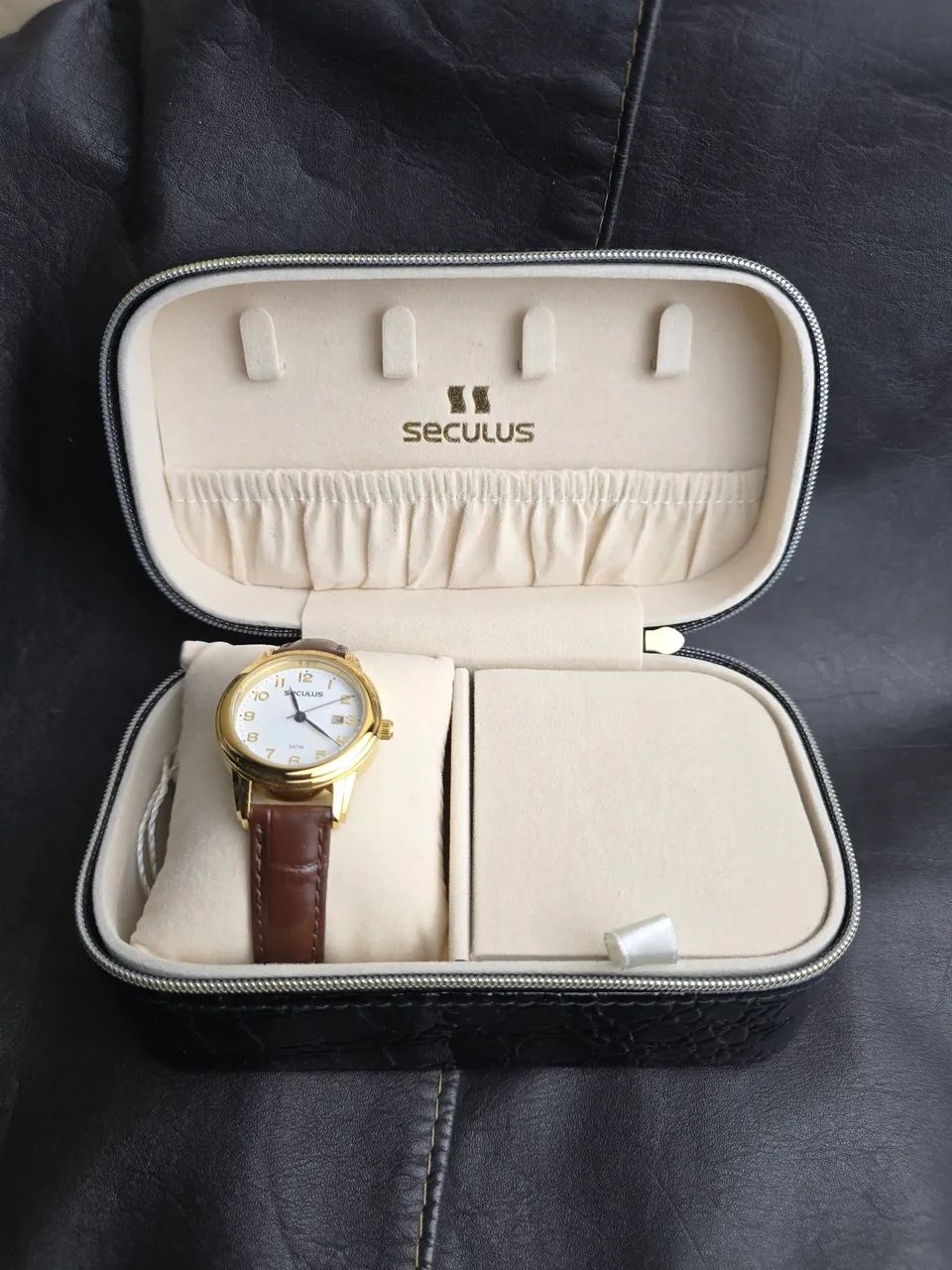 Relógio Seculus feminino 30mm couro dourado  - Foto 4