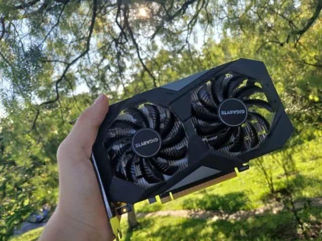 ? GIGABYTE GTX 1650 OC ?