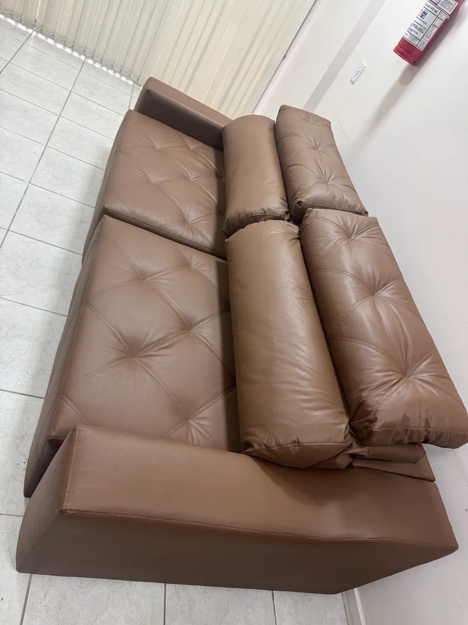 Sofá 2,5m courino - Foto 2