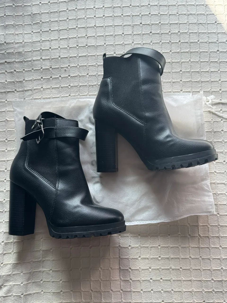 Bota cano médio Vizzano