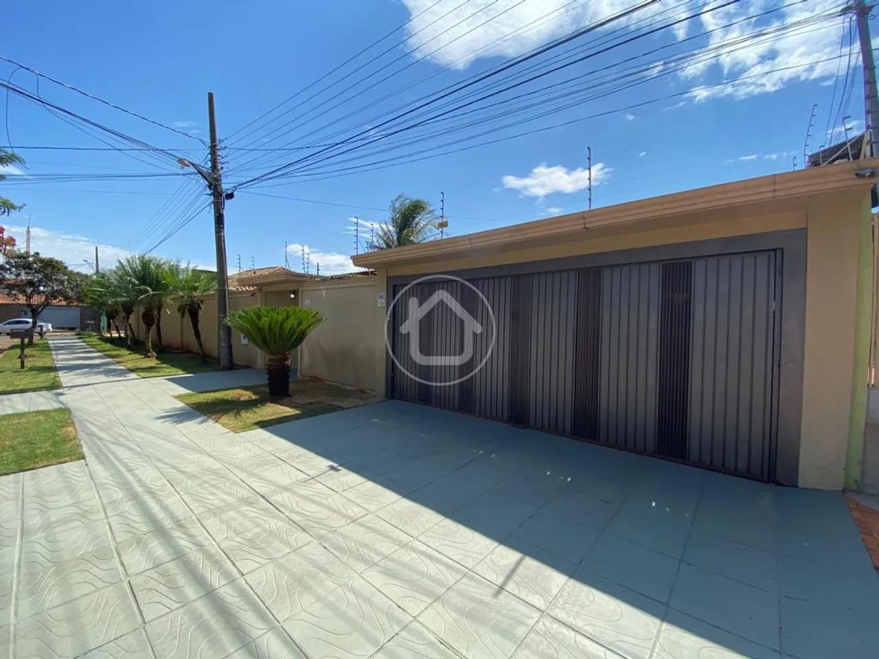 CASA COM 800M2 DE TERRENO, PISCINA COM GOURMET - Foto 2