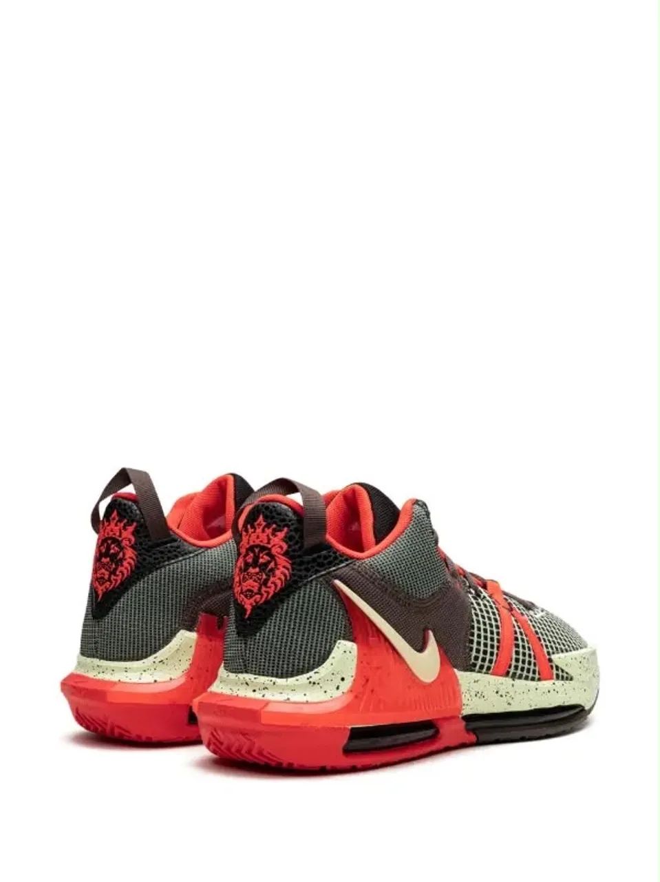 Lebron Witness 7