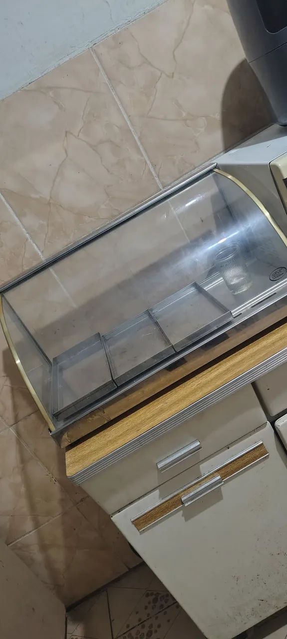 Estufa 4 bandejas 