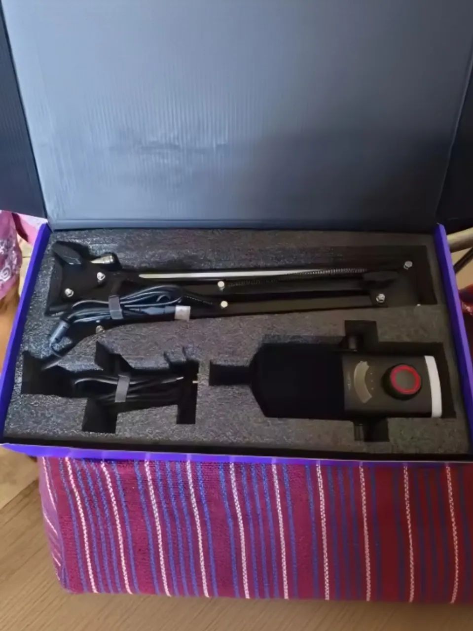 Kit de Microfone Fifine AM8PROT com Braço Articulado | USB-C + XLR