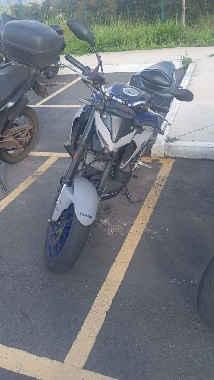 Yamaha MT 03  - Foto 3