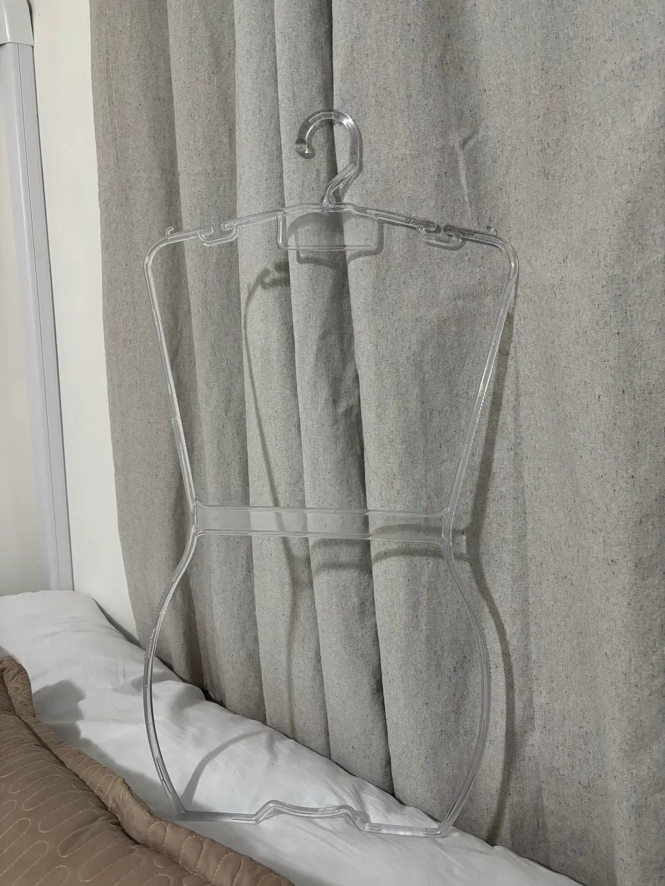 Vendo cabide silhueta branco e transparente  - Foto 3