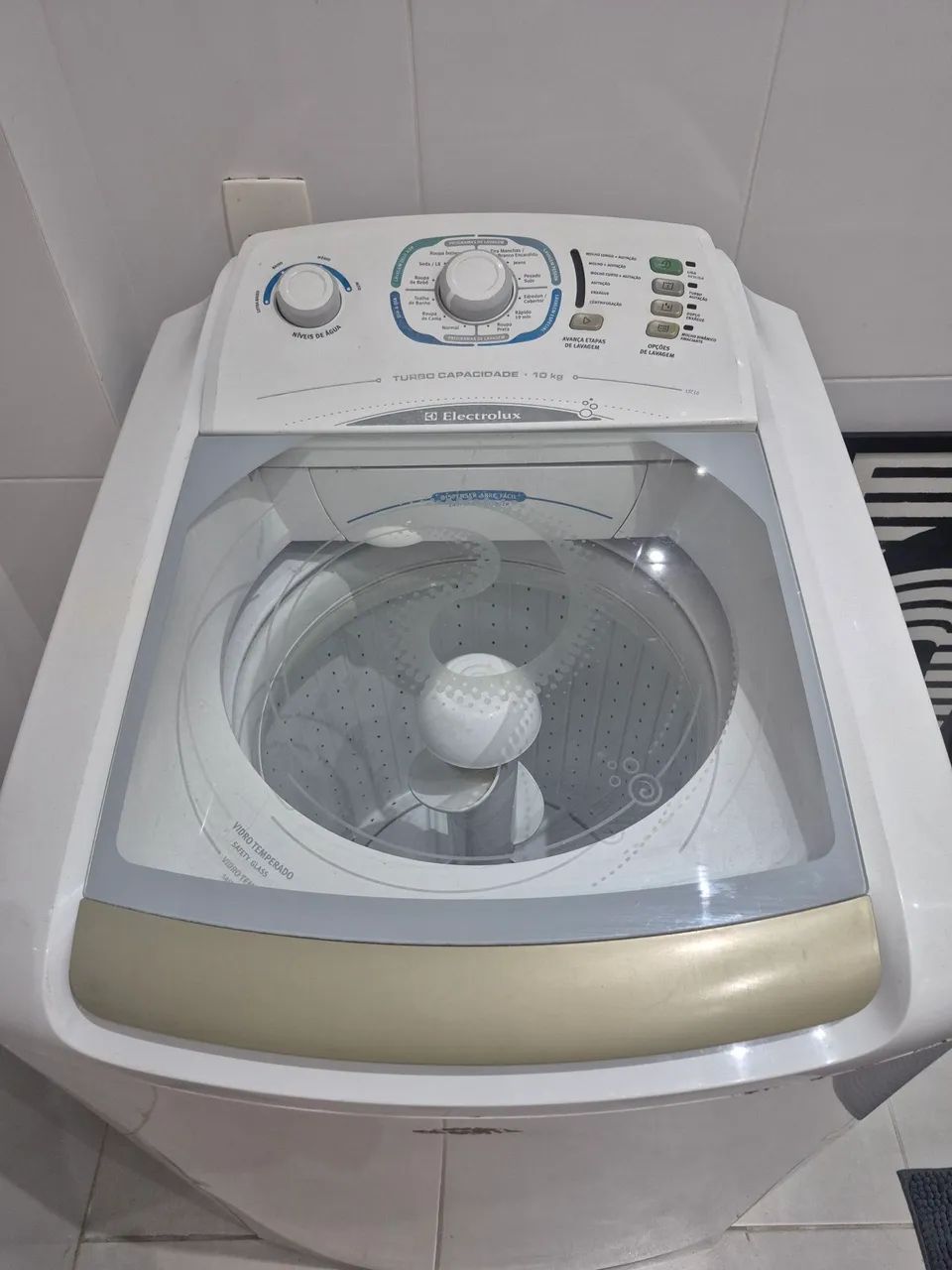 Máquina de lavar roupas Electrolux turbo 10kg