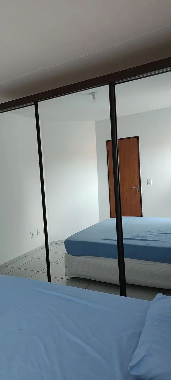 Guarda roupa casal 3 portas espelhadas 