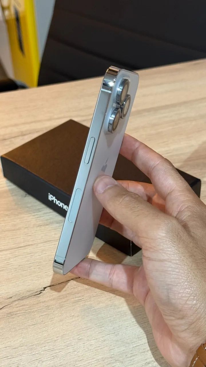 iPhone 14 Pro 256GB Silver - Loja física! Com 3 meses de garantia