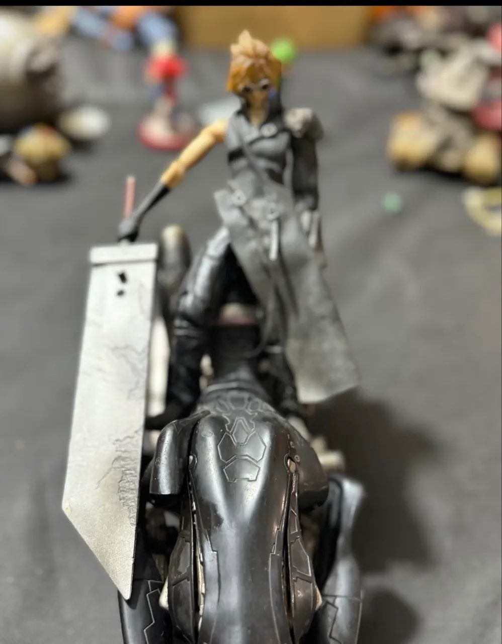 Cloud & Fenrir - Final Fantasy VII - Advent Children Movie - Play