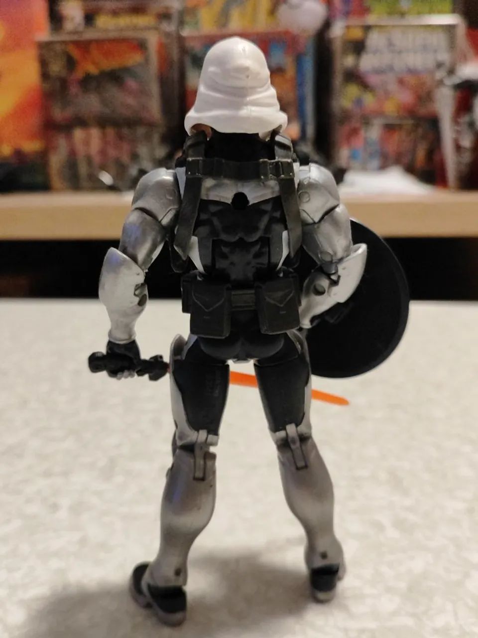 Taskmaster / Treinador - Marvel Legends Vilão dos Vingadores  - Foto 2