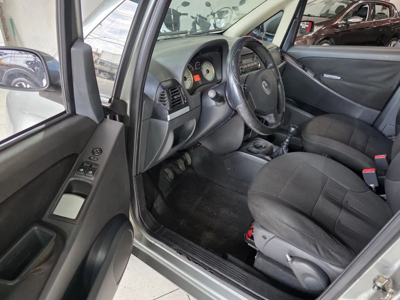 Fiat Idea ELX 1.4 mpi Fire Flex 8V 5p, foto 7 de 9