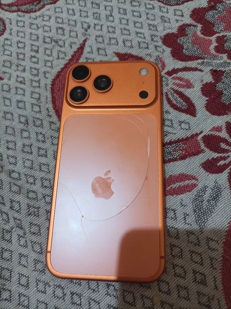 iPhone 17 pro Max laranja  - Foto 2