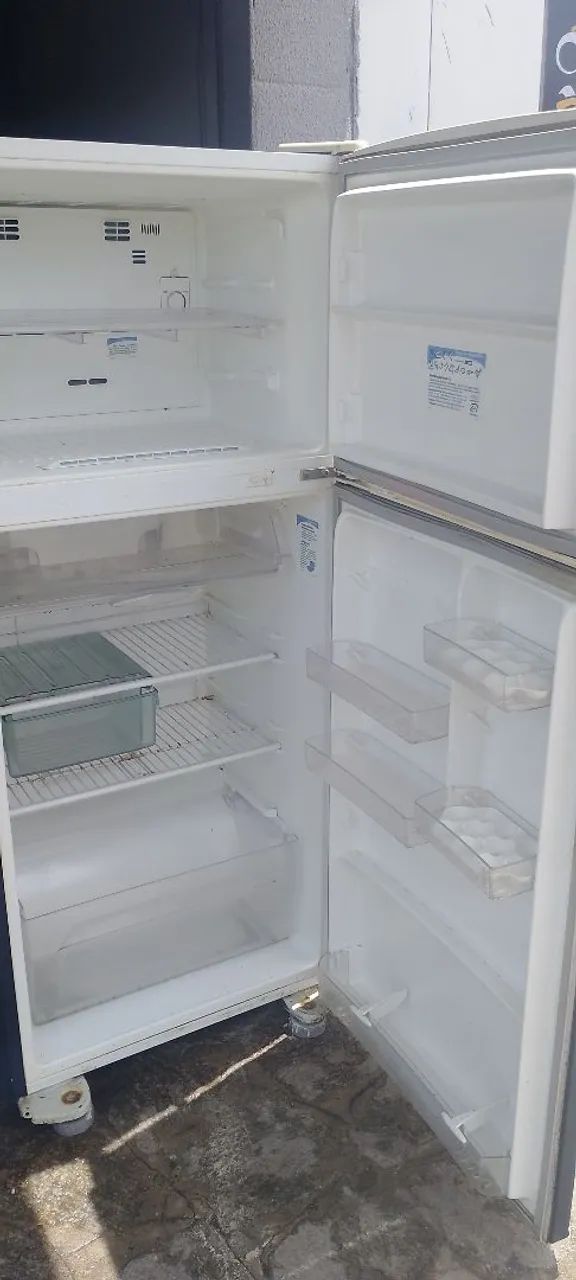 VENDO REFRIGERADOR Eletrolux FROST FREE  - Foto 2