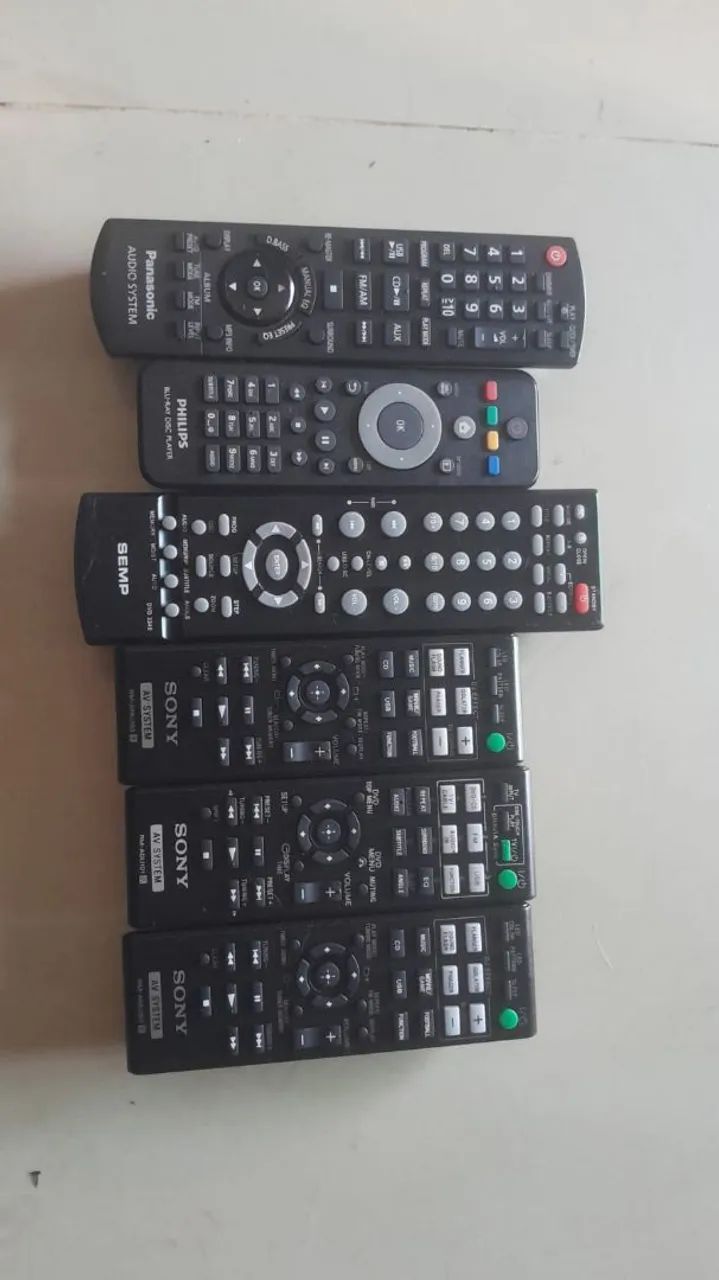 Controles remotos variados 