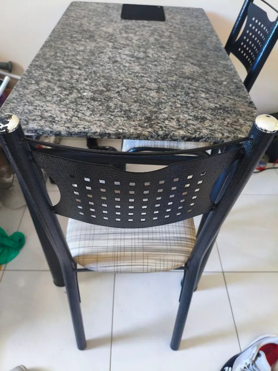 Mesa de mármore com 4 cadeiras  - Foto 2