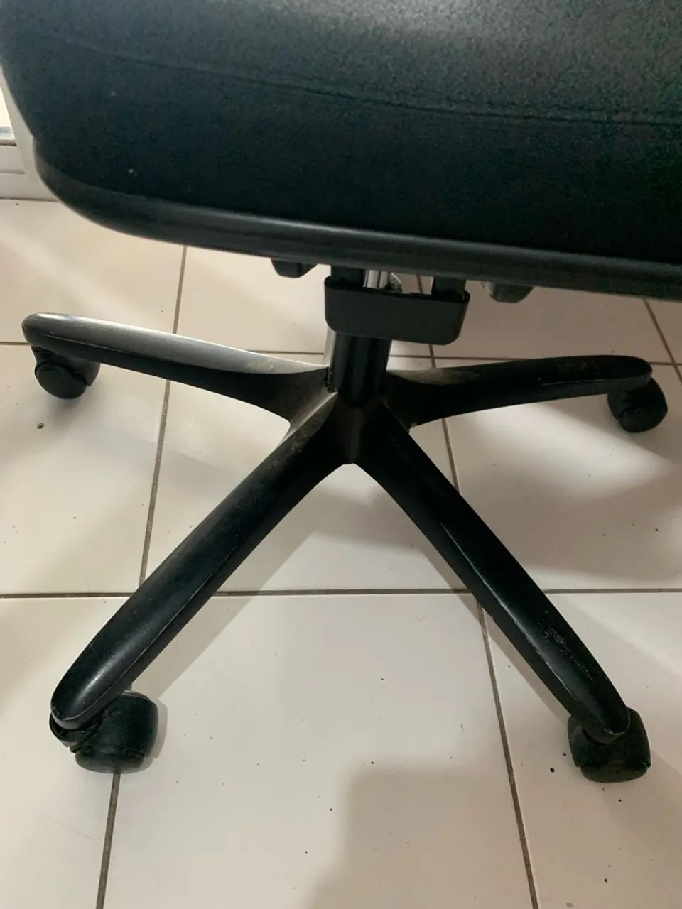 Escrivaninha + cadeira  - Foto 5
