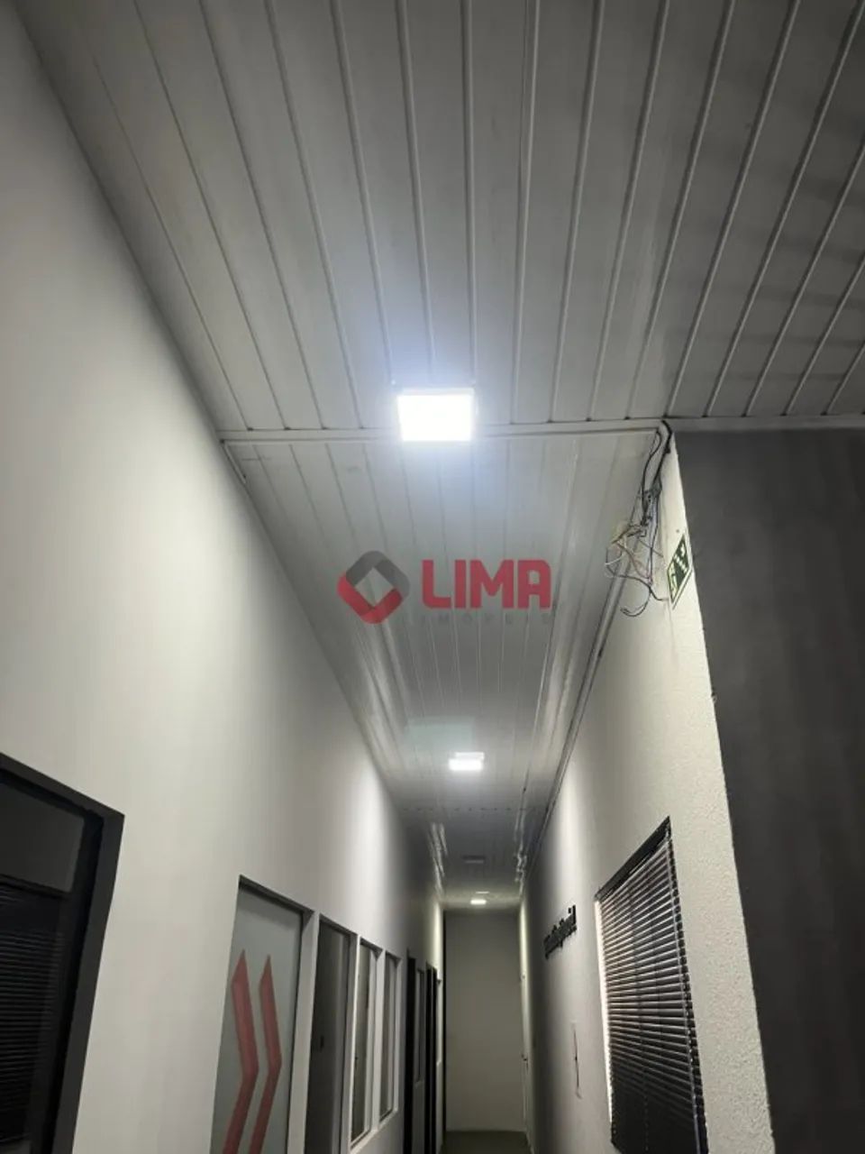 ÓTIMO SALÃO COMERCIAL (SOBRE - LOJA) COM 4 SALAS (COM DIVISÓRIAS DRY WALL) E COM 4 BANHEIR - Foto 5
