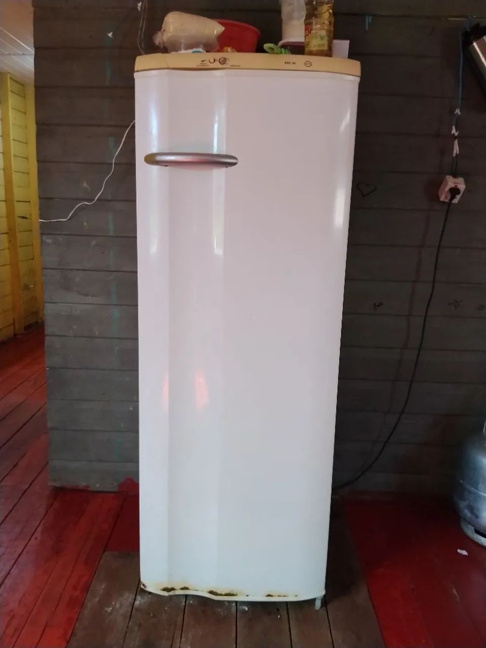 Vendo Geladeira 