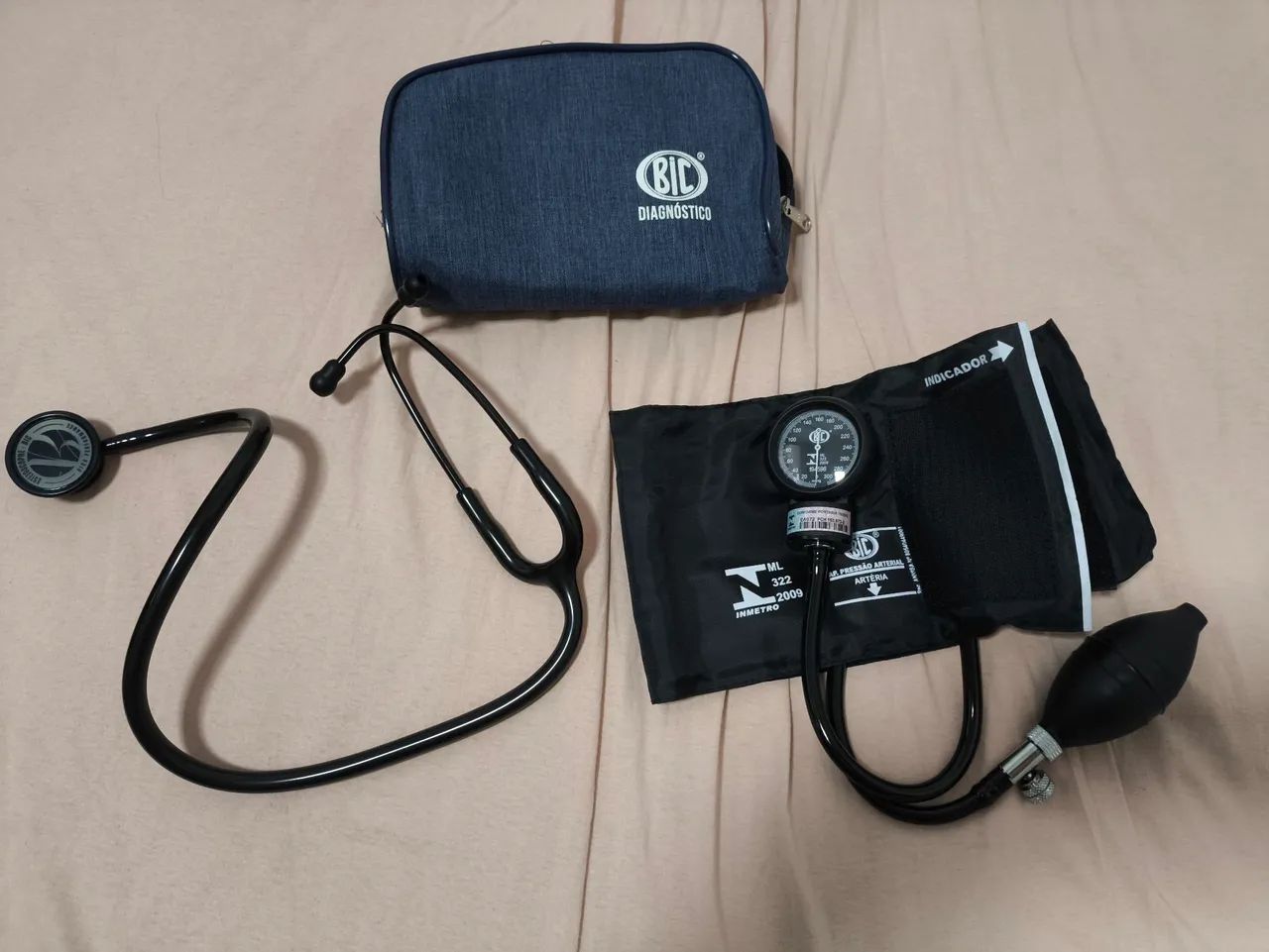 Kit Estetoscópio e esfignomanômetro BIC