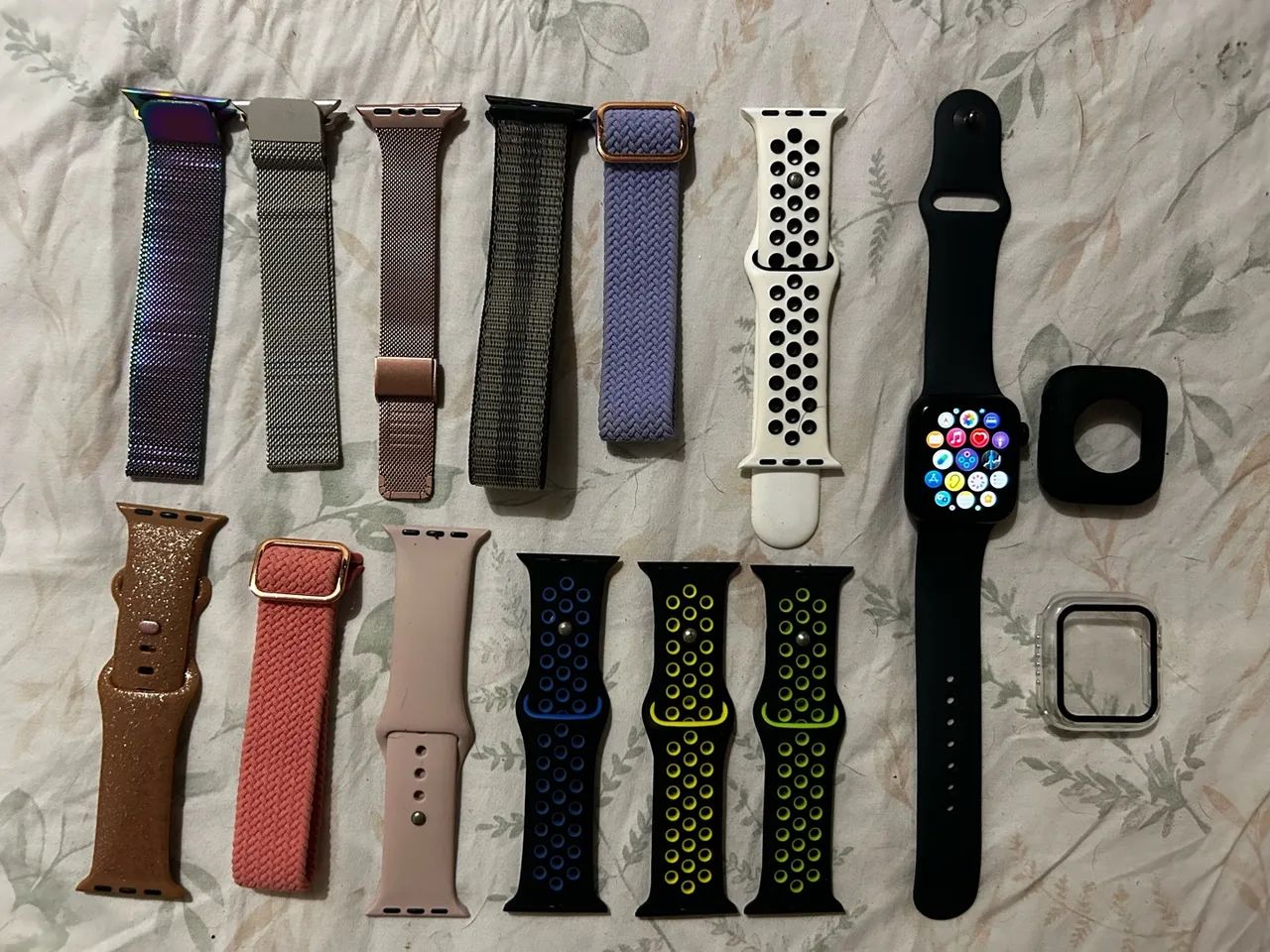 Apple Watch SE GPS (2da gen) Filé? com 13 pulseiras.  - Foto 2