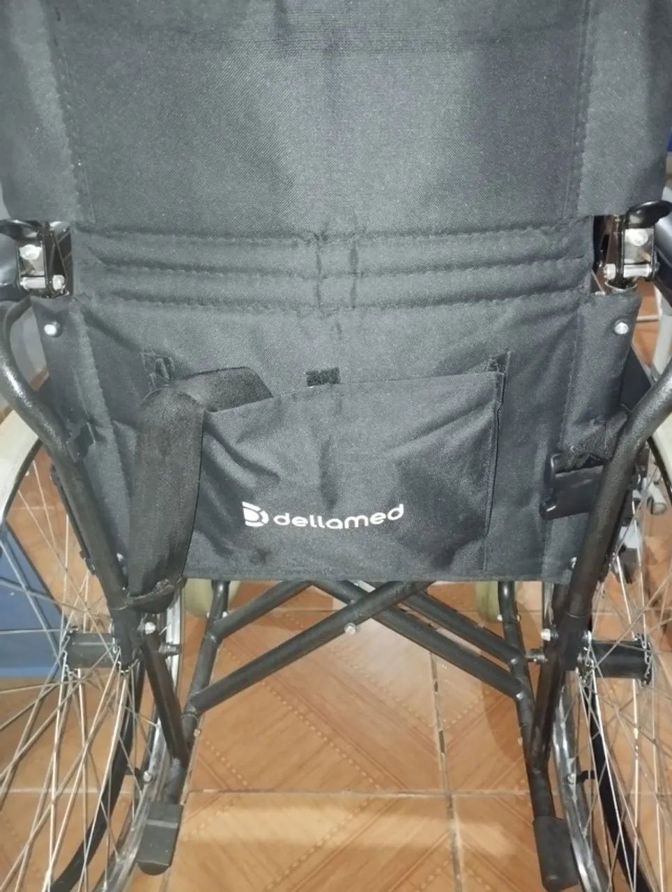 Cadeira de rodas e cadeira de banho dellamed - Foto 2