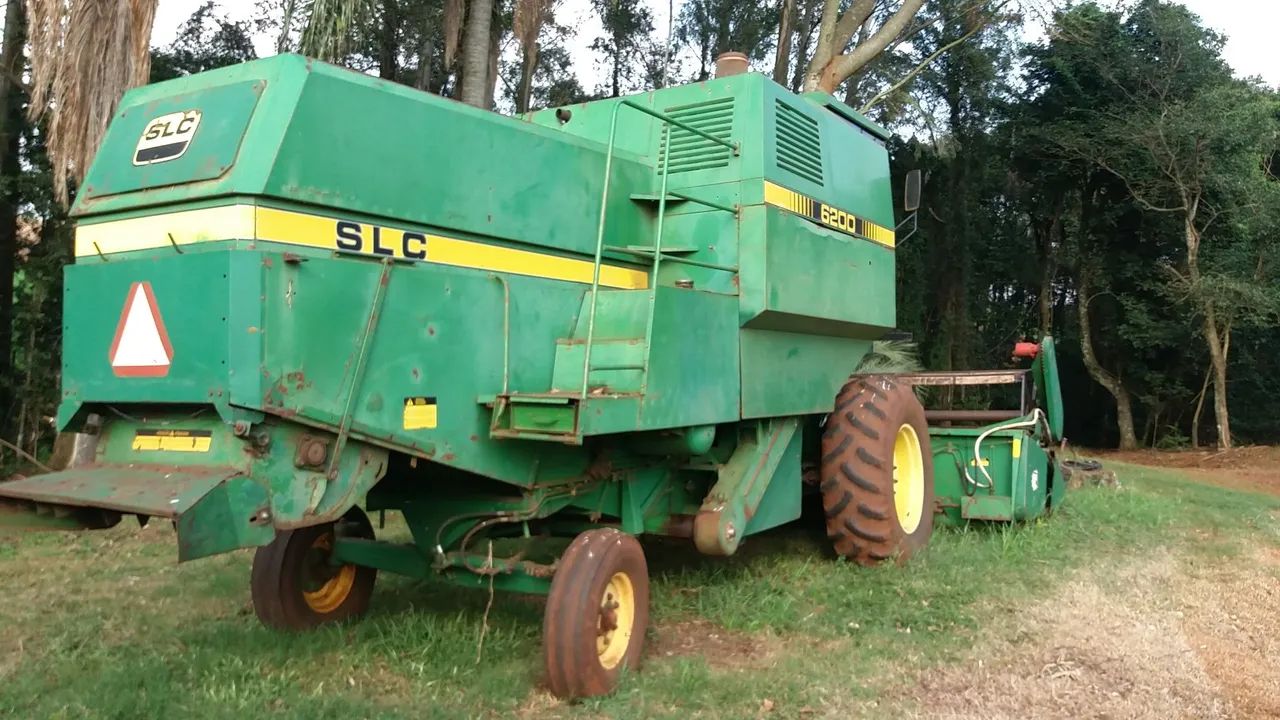 Colheitadeira slc