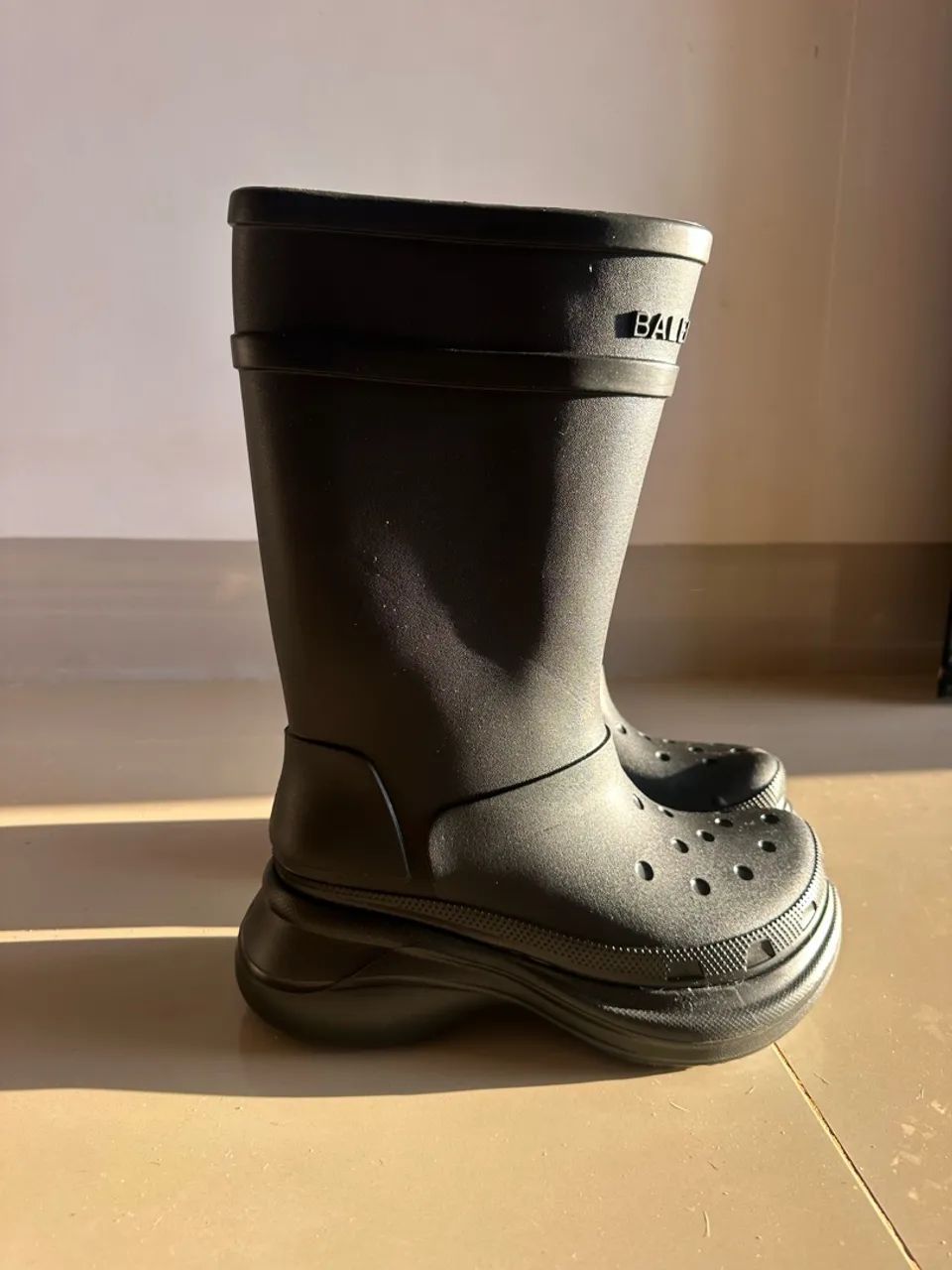 Bota Balenciaga Crocs 