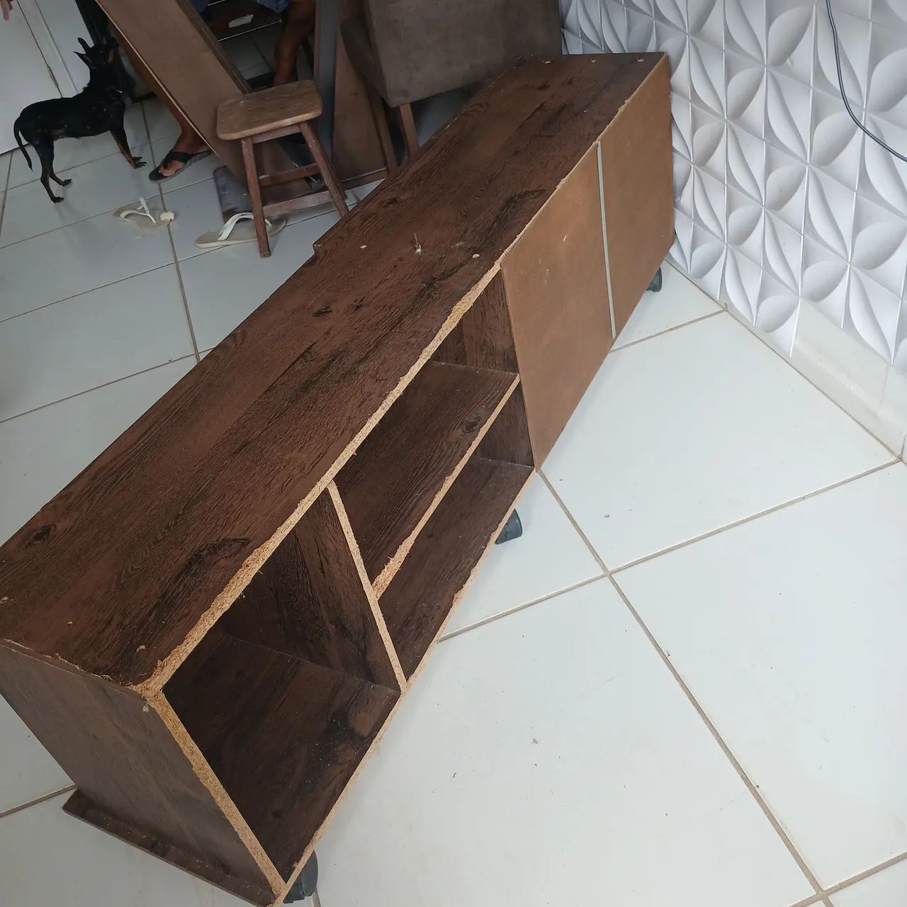 Rack todo bom suporta tv ate 50 polegadas os pés de roderinha - Foto 2