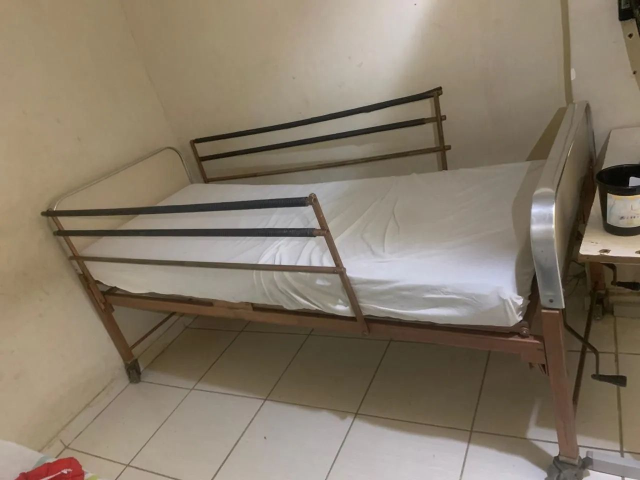 Cama hospitalar