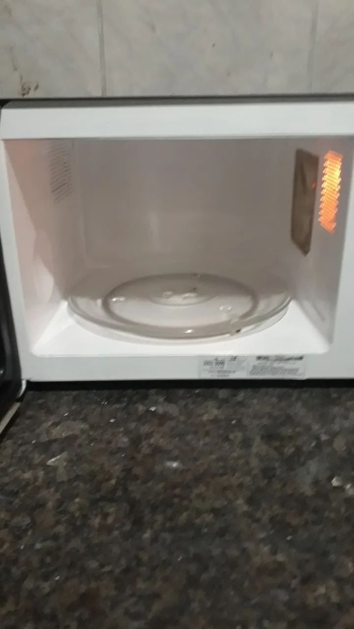 Microondas Brastemp 20 litros funcionando perfeitamente.  - Foto 5