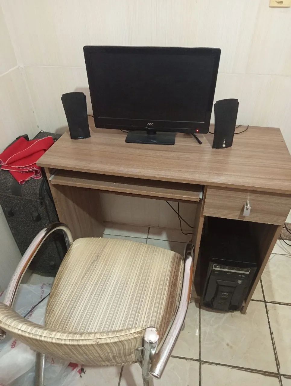 Desk, Computer, and Chair428513309020672002