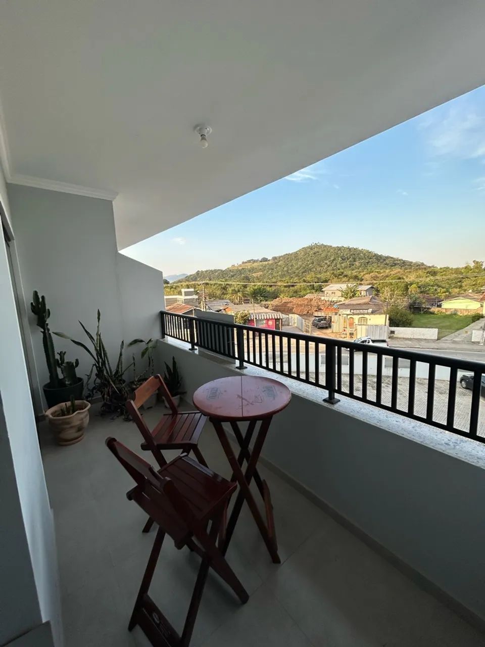 STUDIO 40M² COM SACADA E CHURRASQUEIRA | RIBEIRÃO DA ILHA