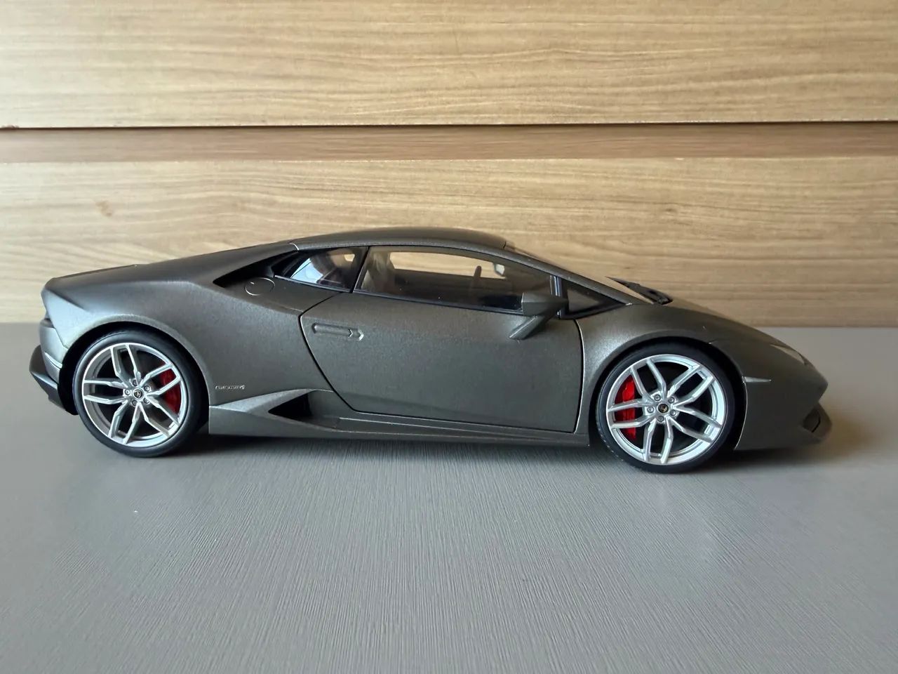 Lamborghini Huracan Autoart 1:18 - Foto 5