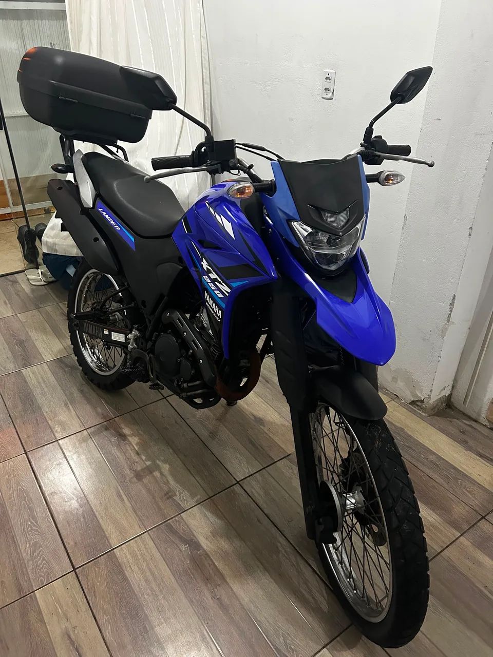 Lander xtz baixa km estado de nova - Foto 2