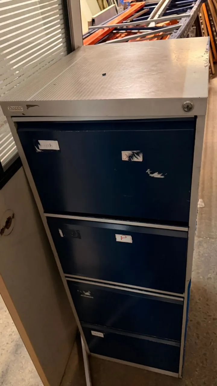 Armário de aço 4 portas usado - Foto 2
