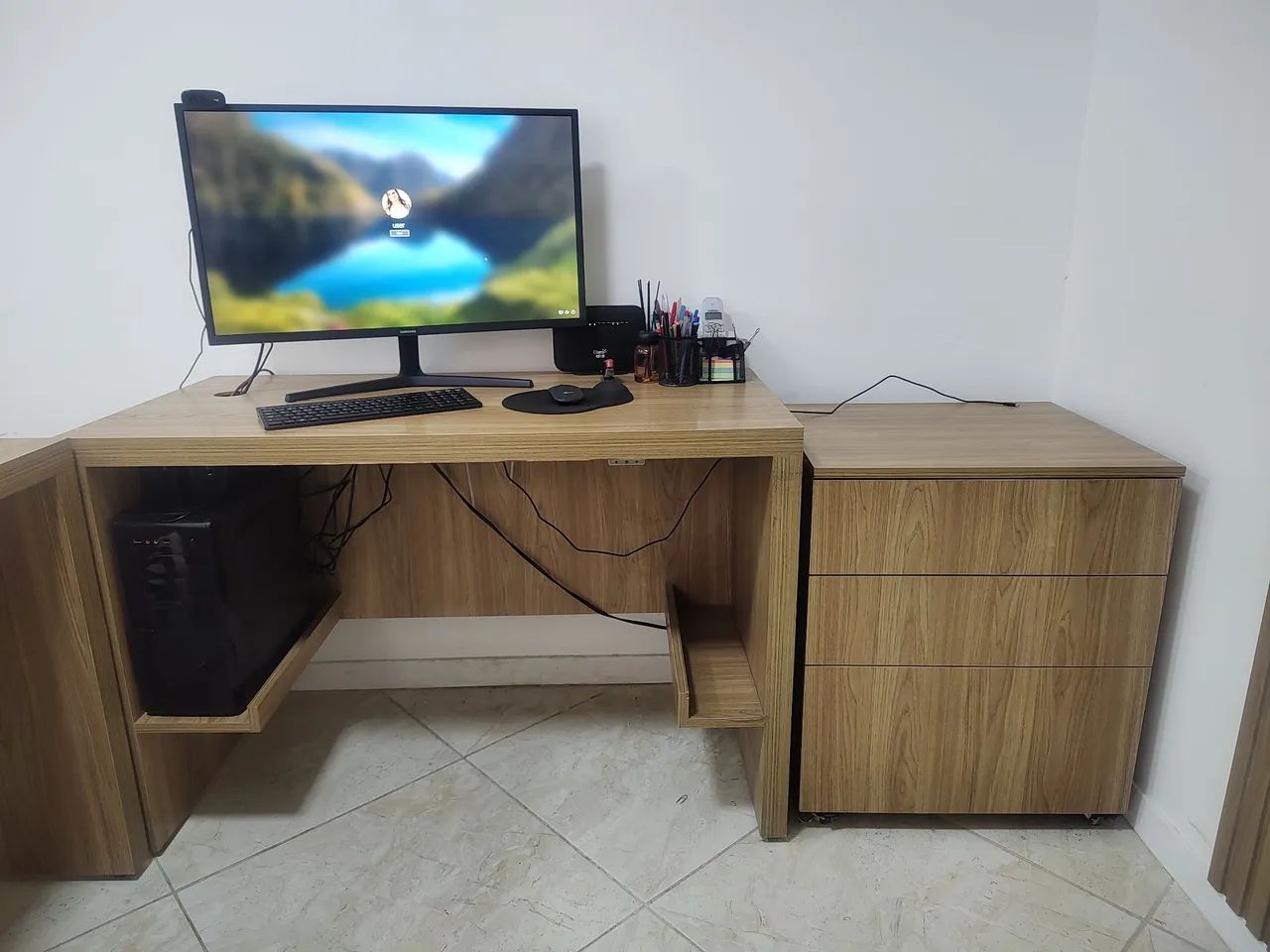 Duas Mesas escritório e gaveteiro avulso  - Foto 4