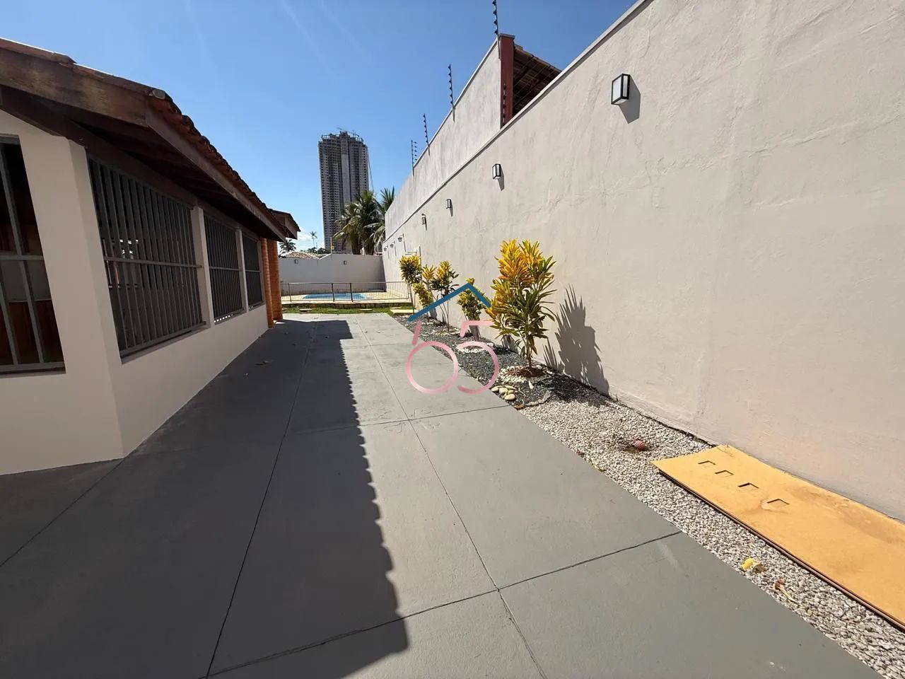 Casa Térrea no Santa Rosa com 3 Quartos, Piscina e 558m² - Foto 2