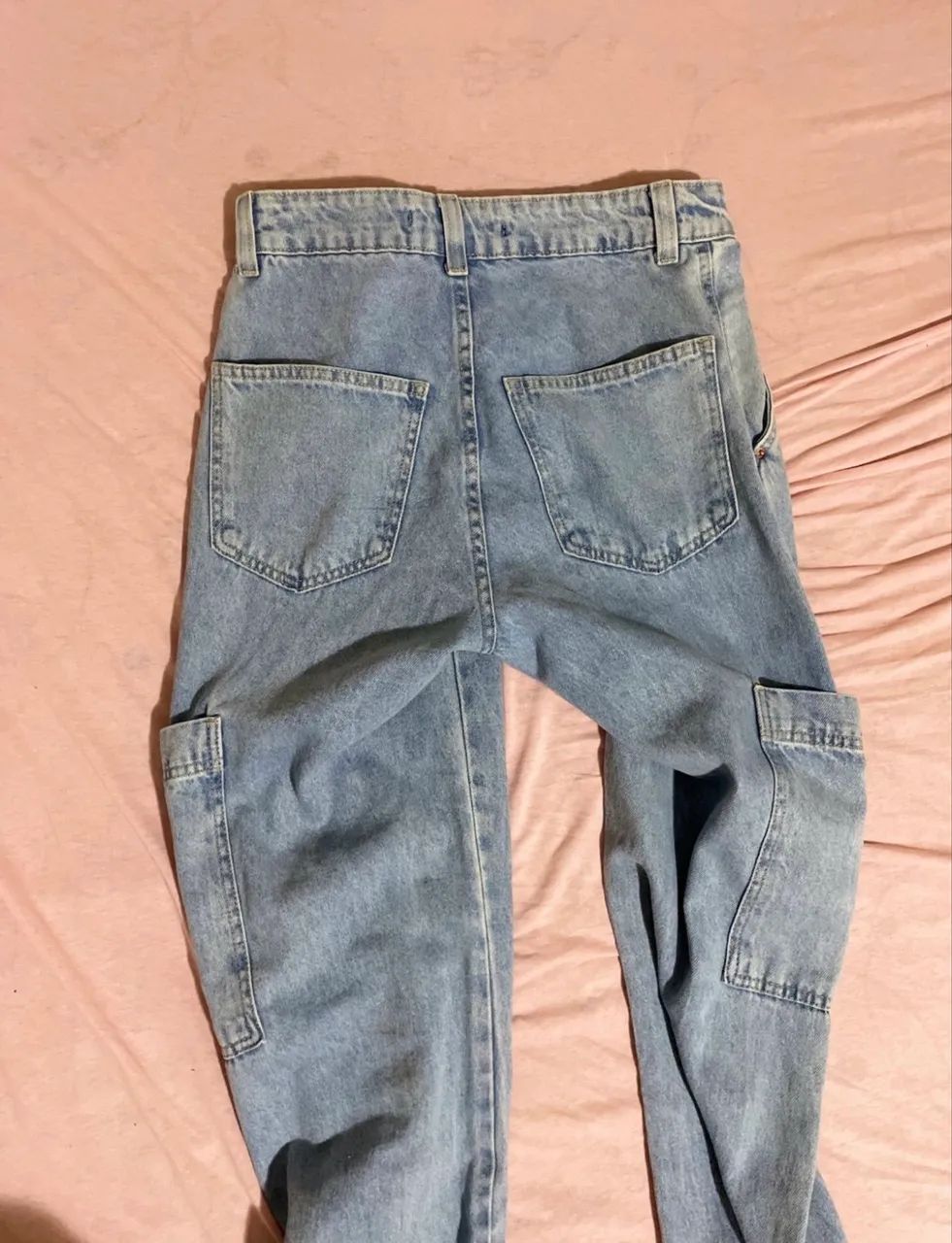calça jeans cargo azul clara - Foto 3