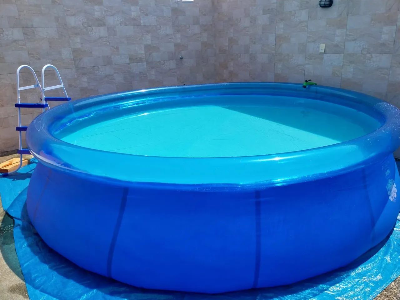 Piscina inflável MOR 9mil/LTS com filtro e escada 