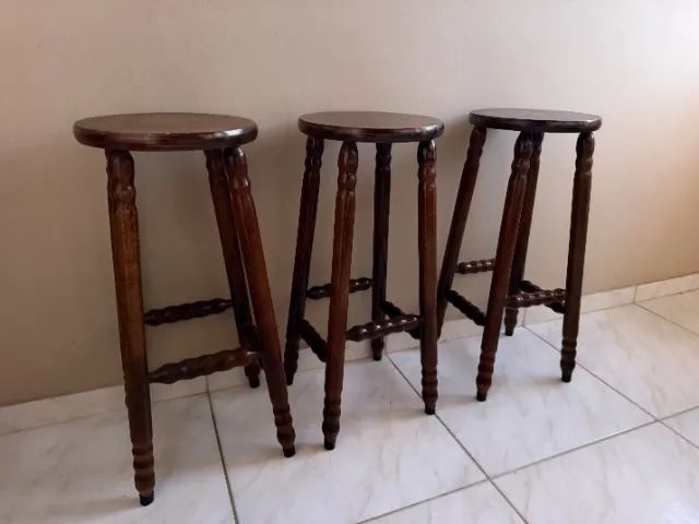 Trio de banquetas - Madeira maciça 