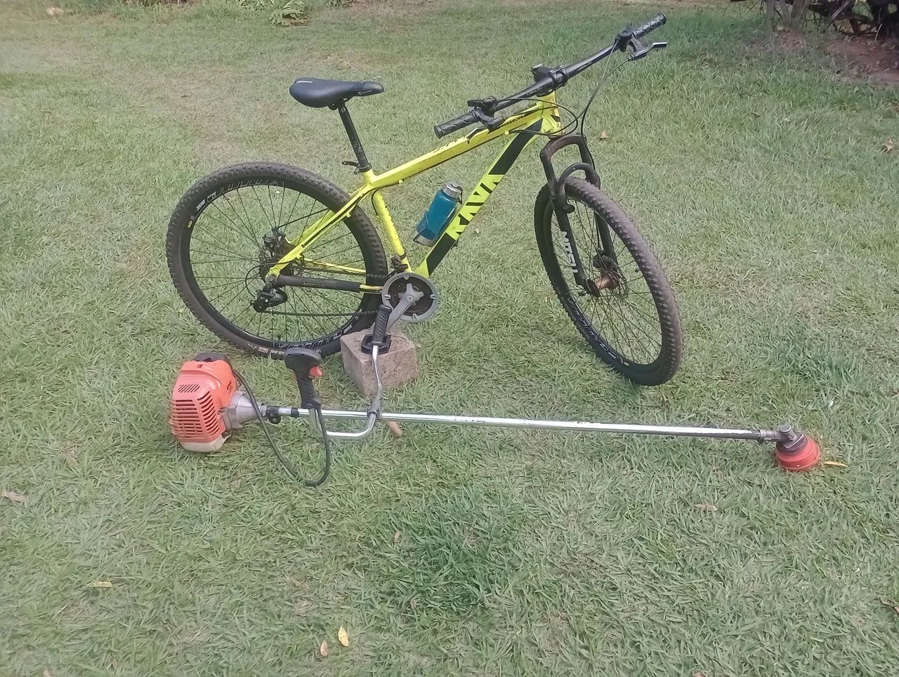 Bicicleta e roçadeira  - Foto 4