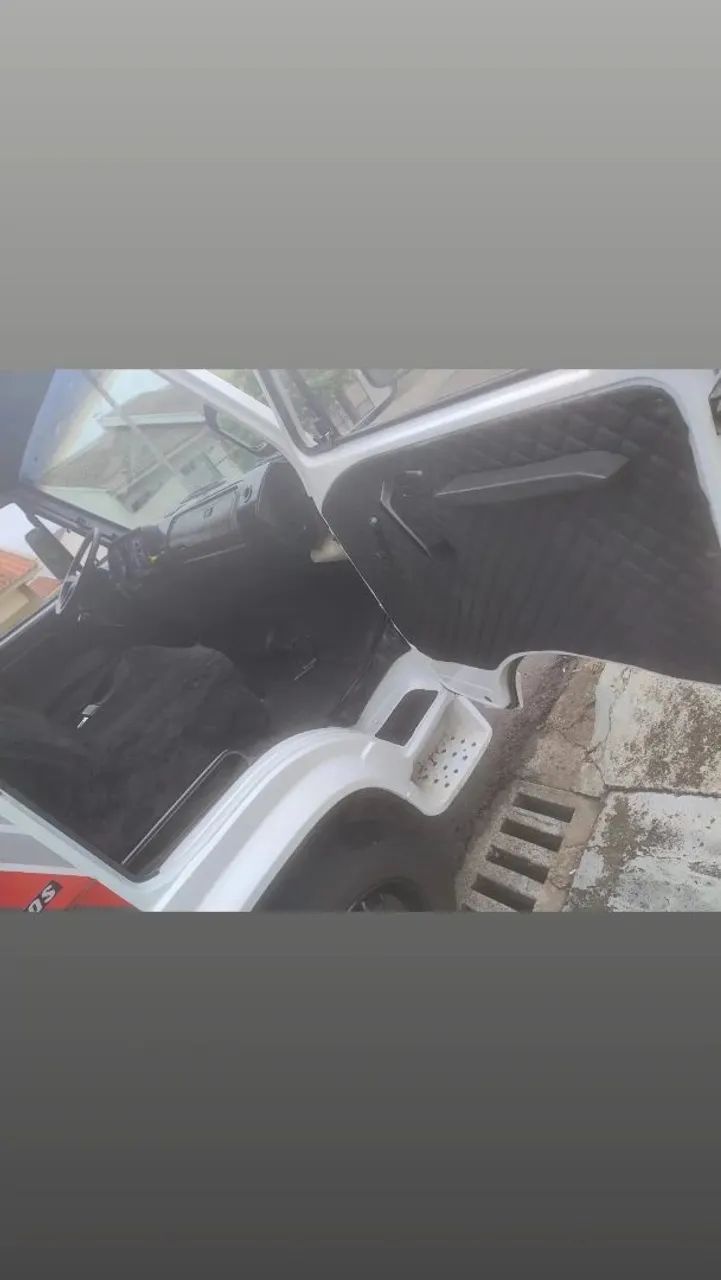 Caminhão baú - Foto 5