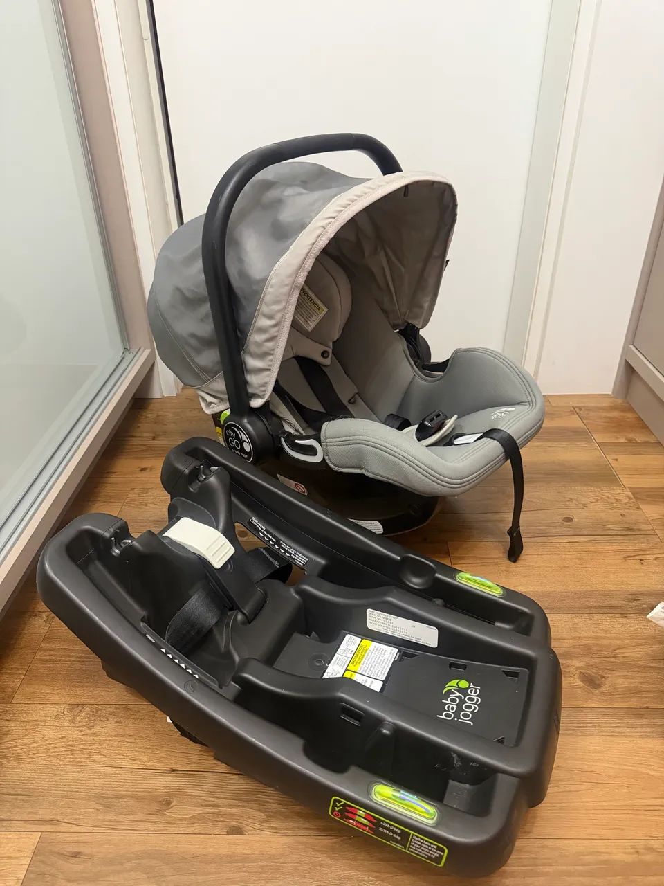Bebê conforto e base importado baby jogger city Go - Foto 3
