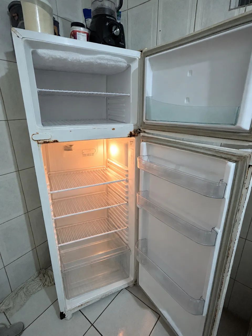 Vendo geladeira  - Foto 2