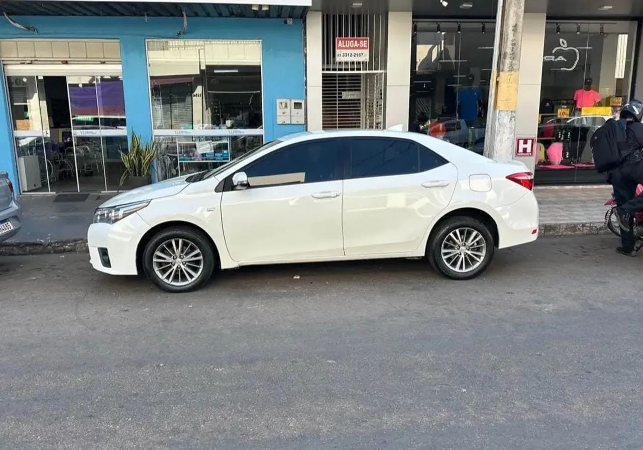 TOYOTA COROLLA 2015 - Foto 3