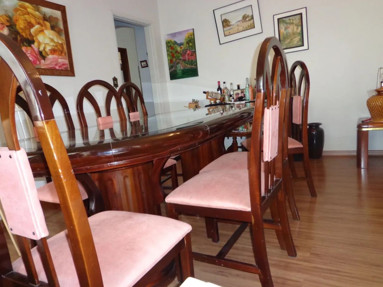 Meja jantar antiga e maciça com cadeiras - Foto 2